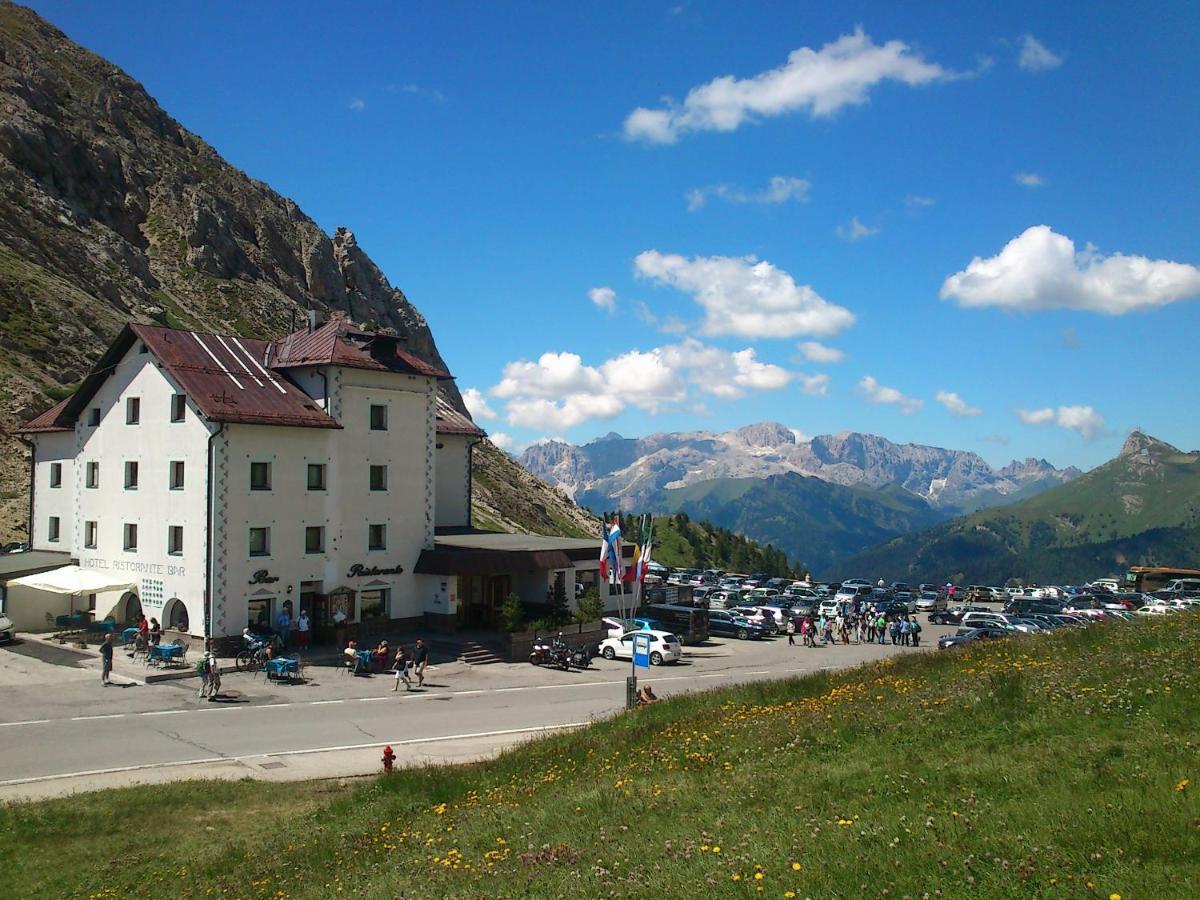 Hotel Col Di Lana Canazei Exterior photo